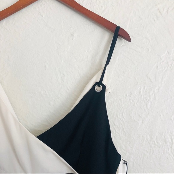 VOLCOM B|W Last Night Romper🖤 - Picture 3 of 8